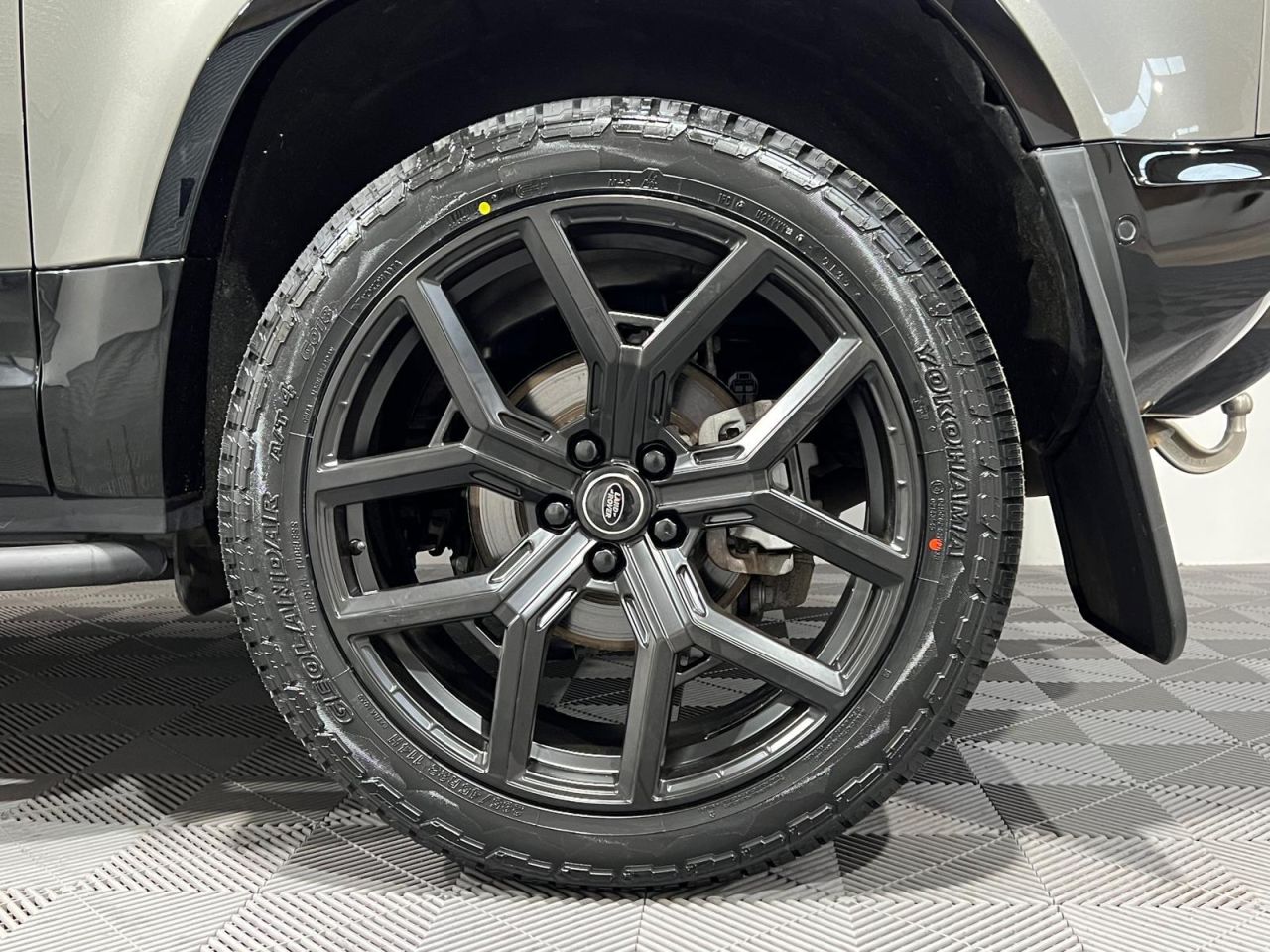 2024 LAND ROVER DEFENDER 90 3.0 D250 MHEV S Hard Top SUV 3dr Diesel Auto 4WD SWB Euro 6 (s/s) (250 ps) - vehicle photo 11 for sale on PureCar