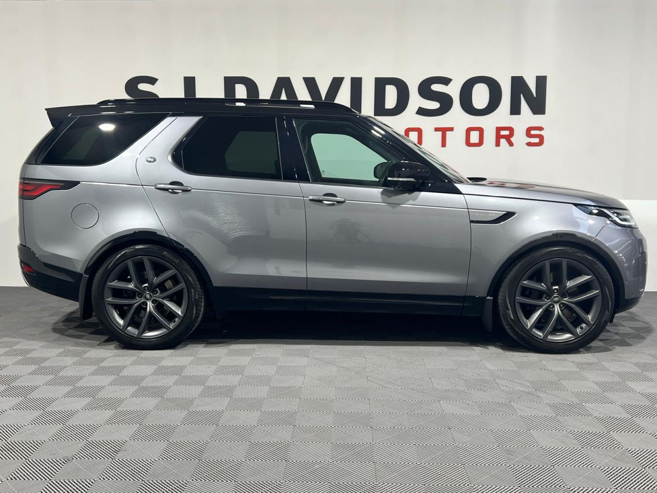 2024 LAND ROVER DISCOVERY 3.0 D350 MHEV S SUV 5dr Diesel Auto 4WD Euro 6 (s/s) (350 ps) Colour Coded, - vehicle photo 4 for sale on PureCar