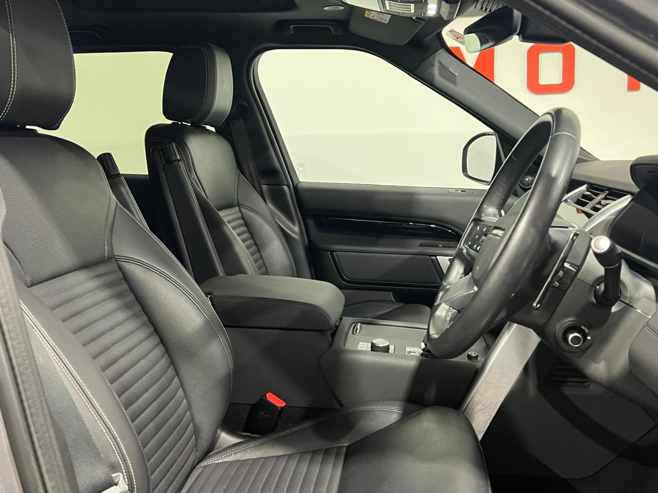 2024 LAND ROVER DISCOVERY 3.0 D350 MHEV S SUV 5dr Diesel Auto 4WD Euro 6 (s/s) (350 ps) Colour Coded, - vehicle photo 10 for sale on PureCar