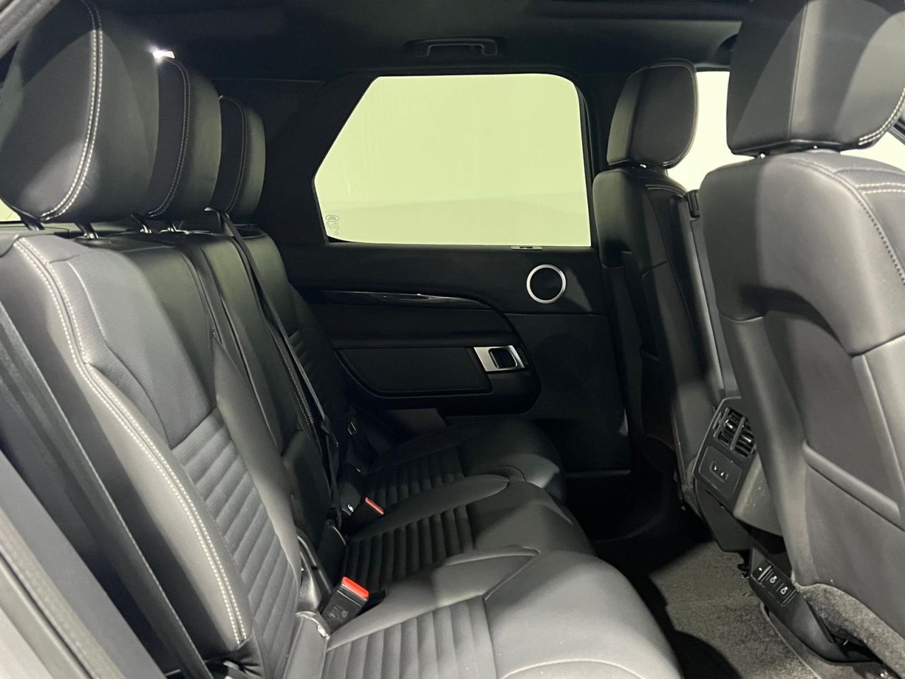 2024 LAND ROVER DISCOVERY 3.0 D350 MHEV S SUV 5dr Diesel Auto 4WD Euro 6 (s/s) (350 ps) Colour Coded, - vehicle photo 13 for sale on PureCar