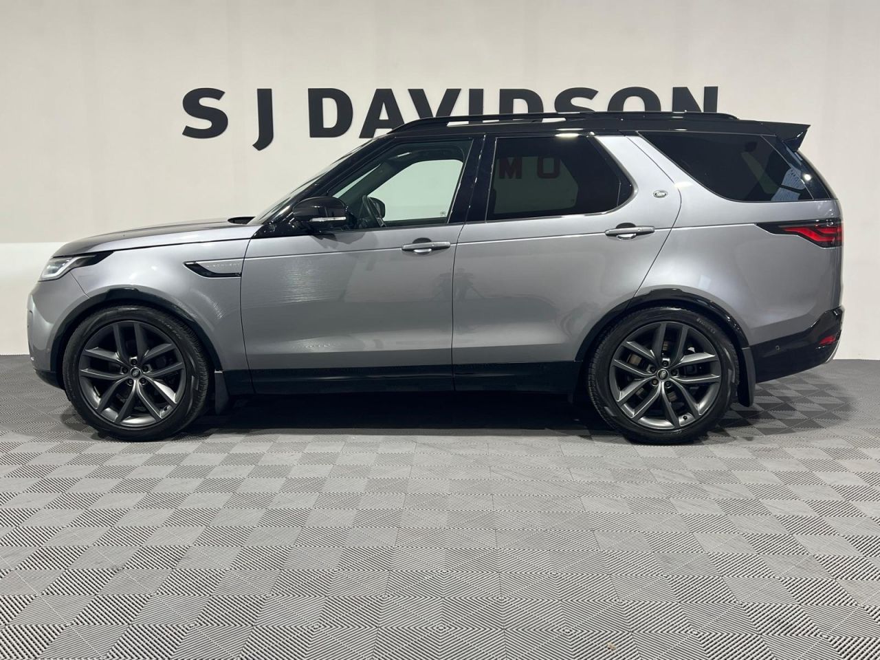 2024 LAND ROVER DISCOVERY 3.0 D350 MHEV S SUV 5dr Diesel Auto 4WD Euro 6 (s/s) (350 ps) Colour Coded, - vehicle photo 5 for sale on PureCar