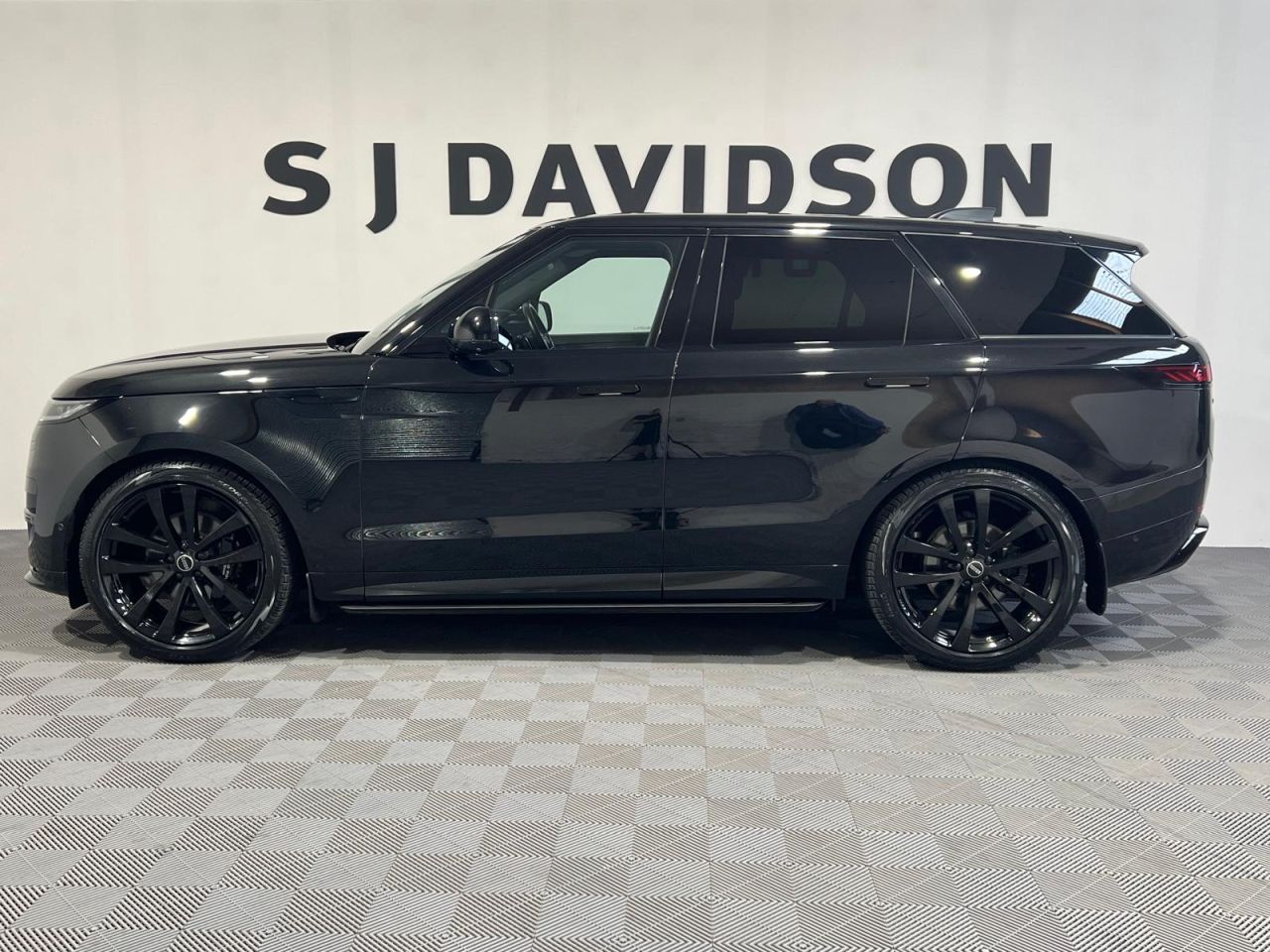 2023 LAND ROVER RANGE ROVER SPORT 3.0 D300 MHEV Dynamic SE SUV 5dr Diesel Auto 4WD Euro 6 (s/s) (300 ps) Blac - vehicle photo 10 for sale on PureCar