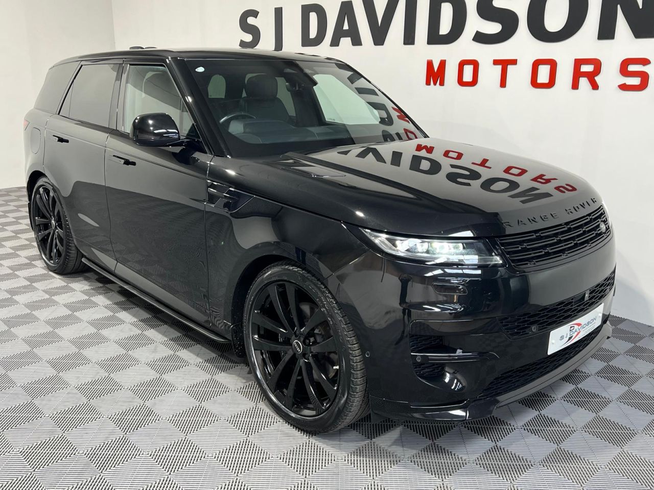 2023 LAND ROVER RANGE ROVER SPORT 3.0 D300 MHEV Dynamic SE SUV 5dr Diesel Auto 4WD Euro 6 (s/s) (300 ps) Blac - vehicle photo 5 for sale on PureCar