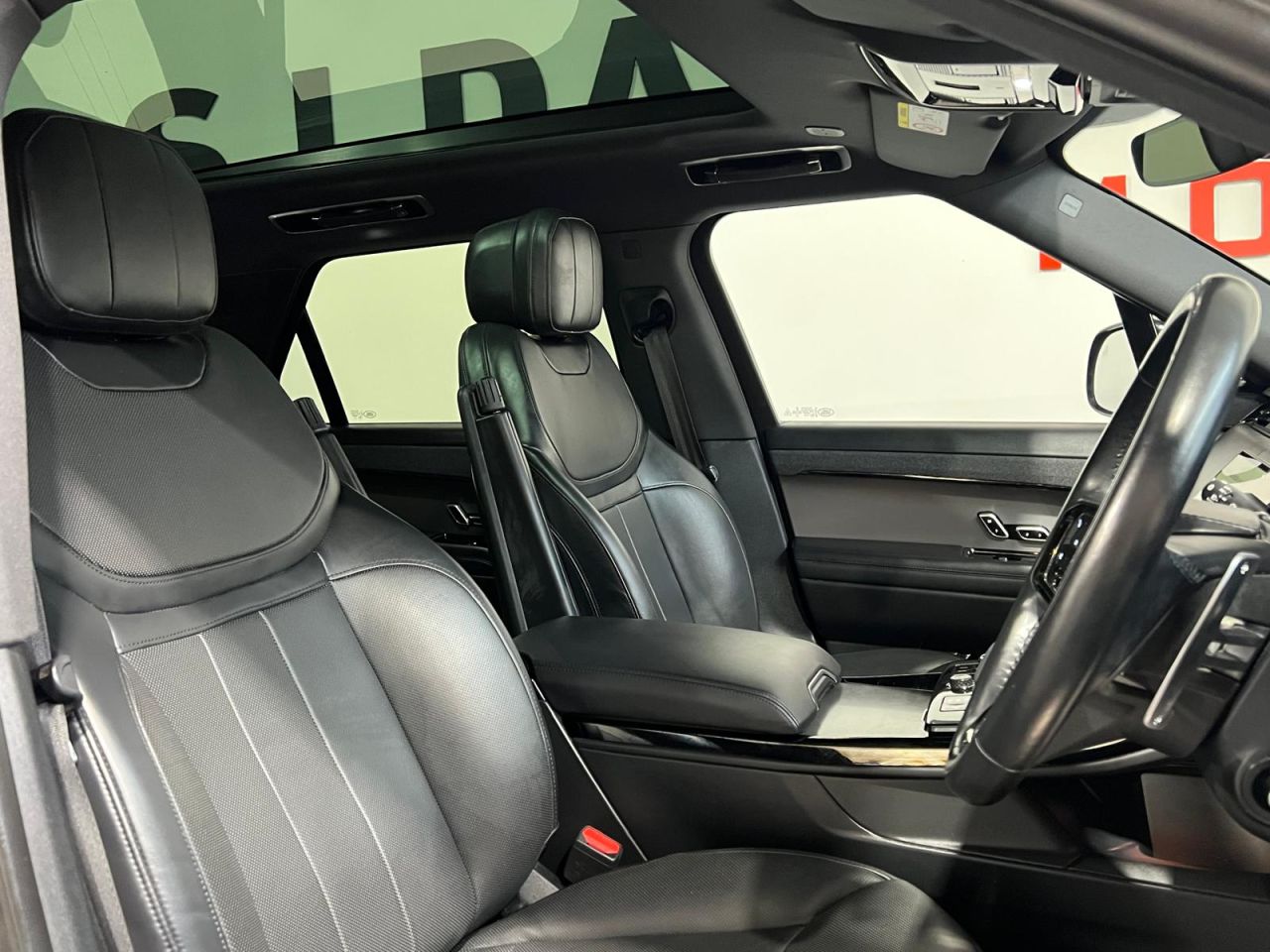 2023 LAND ROVER RANGE ROVER SPORT 3.0 D300 MHEV Dynamic SE SUV 5dr Diesel Auto 4WD Euro 6 (s/s) (300 ps) Blac - vehicle photo 8 for sale on PureCar