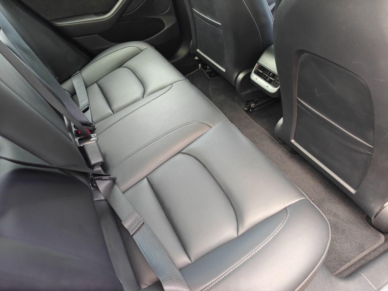 2021 TESLA Model 3 (Dual Motor) Long Range Saloon 4dr Electric Auto 4WDE (346 ps) - vehicle photo 14 for sale on PureCar