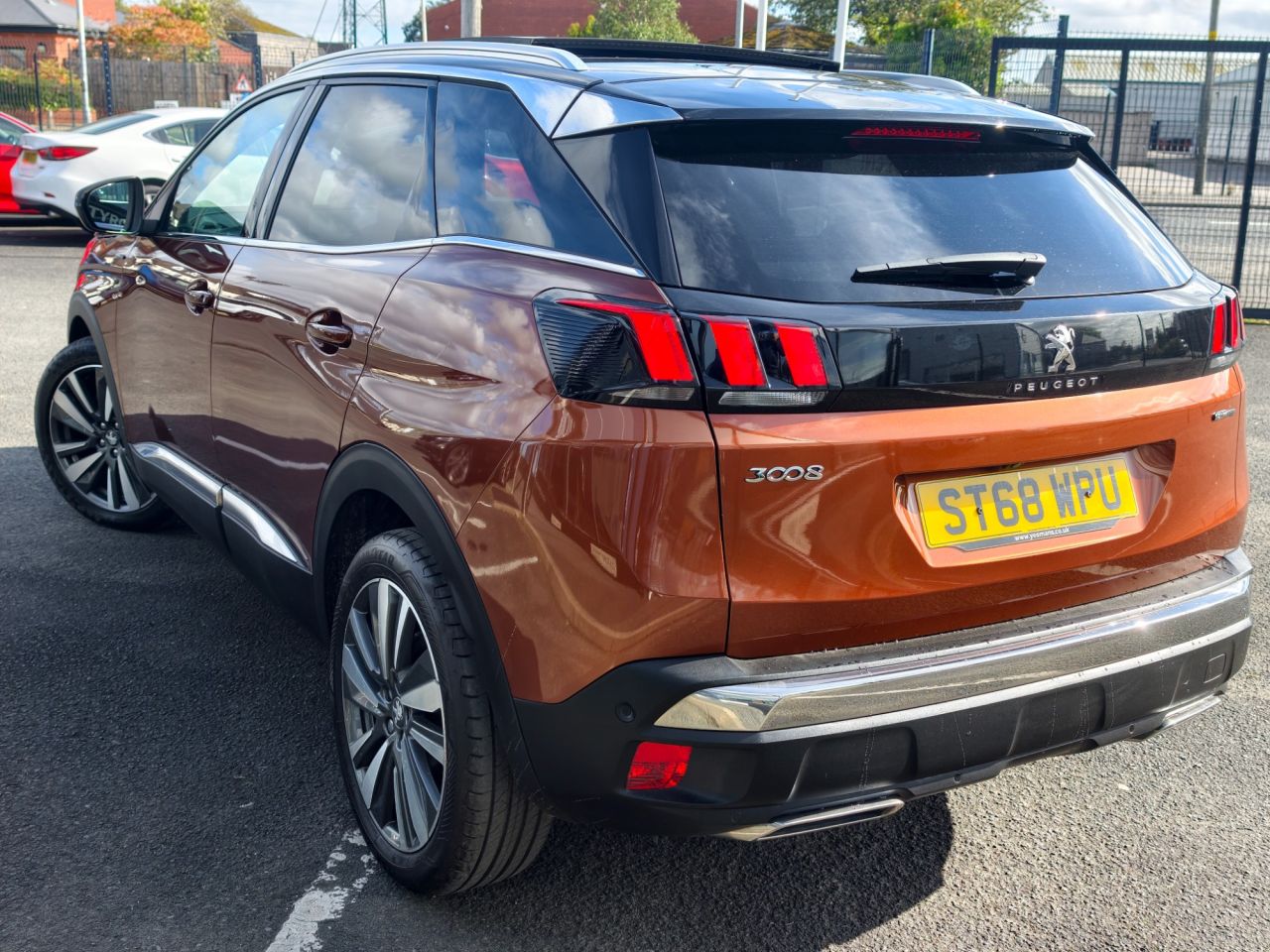 2019 PEUGEOT 1.5 BlueHDi GT Line Premium SUV 5dr Diesel EAT Euro 6 (s/s) (130 ps) - vehicle photo 4 for sale on PureCar