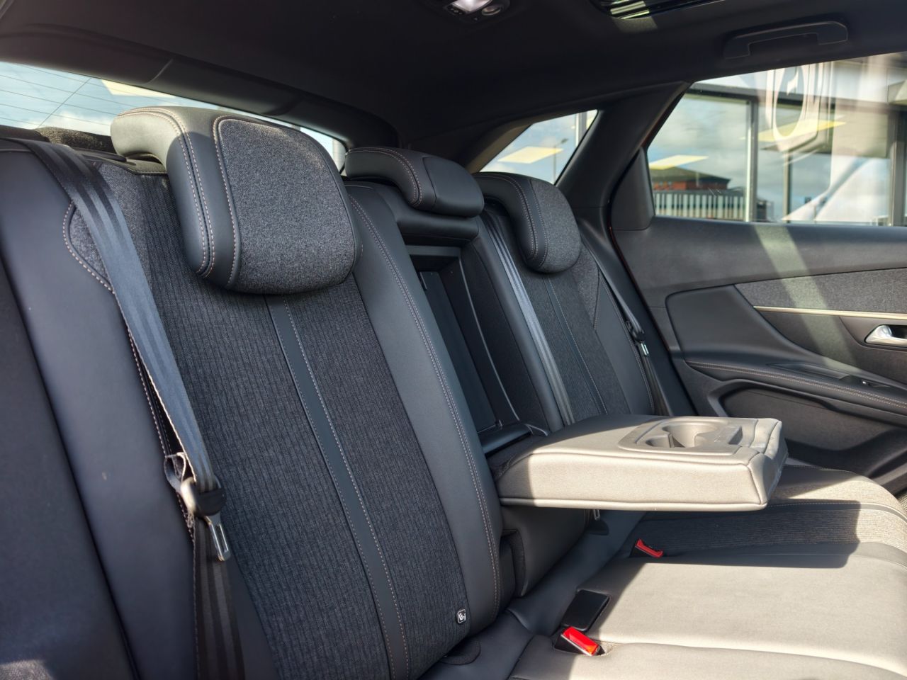 2019 PEUGEOT 1.5 BlueHDi GT Line Premium SUV 5dr Diesel EAT Euro 6 (s/s) (130 ps) - vehicle photo 22 for sale on PureCar