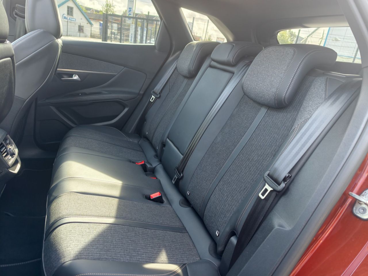 2019 PEUGEOT 1.5 BlueHDi GT Line Premium SUV 5dr Diesel EAT Euro 6 (s/s) (130 ps) - vehicle photo 30 for sale on PureCar