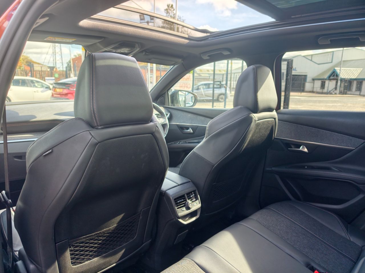 2019 PEUGEOT 1.5 BlueHDi GT Line Premium SUV 5dr Diesel EAT Euro 6 (s/s) (130 ps) - vehicle photo 31 for sale on PureCar