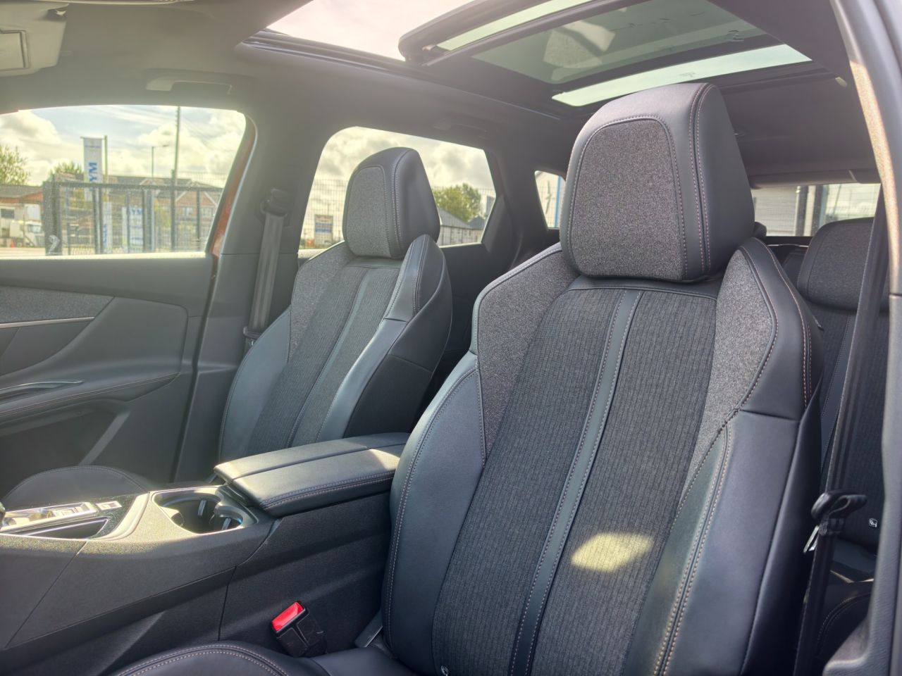 2019 PEUGEOT 1.5 BlueHDi GT Line Premium SUV 5dr Diesel EAT Euro 6 (s/s) (130 ps) - vehicle photo 33 for sale on PureCar