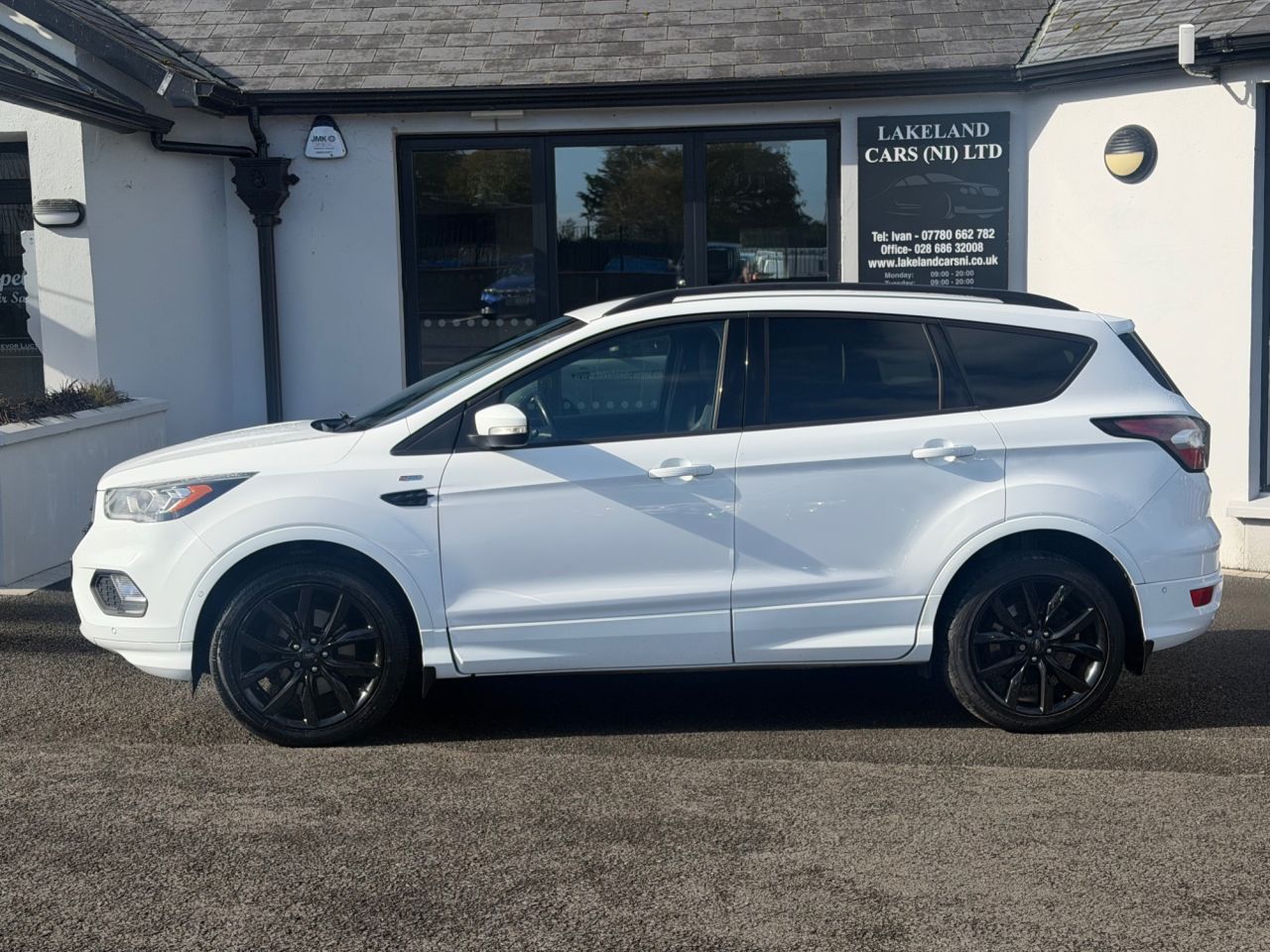 2017 FORD KUGA 2.0 TDCi EcoBlue ST-Line SUV 5dr Diesel Manual Euro 6 (s/s) (150 ps) - vehicle photo 2 for sale on PureCar
