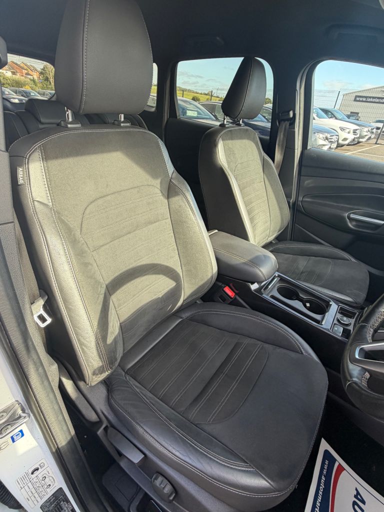 2017 FORD KUGA 2.0 TDCi EcoBlue ST-Line SUV 5dr Diesel Manual Euro 6 (s/s) (150 ps) - vehicle photo 8 for sale on PureCar