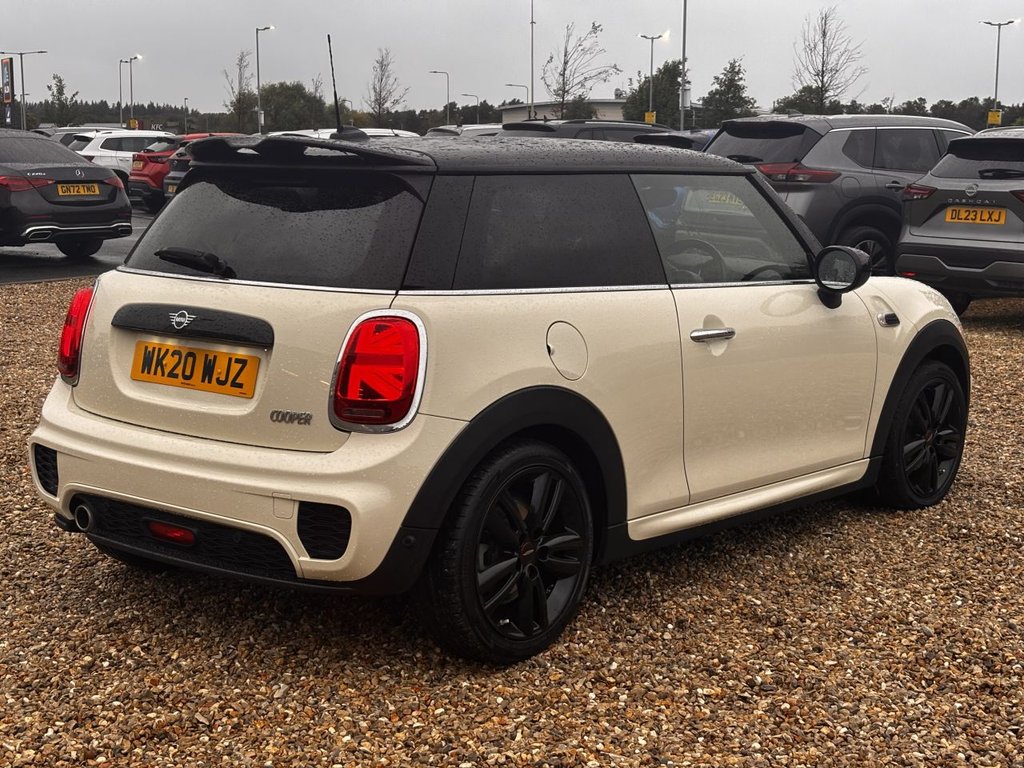2020 MINI Hatch — image 3