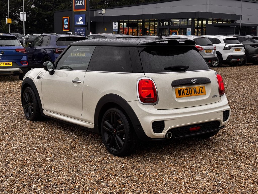 2020 MINI Hatch — image 4