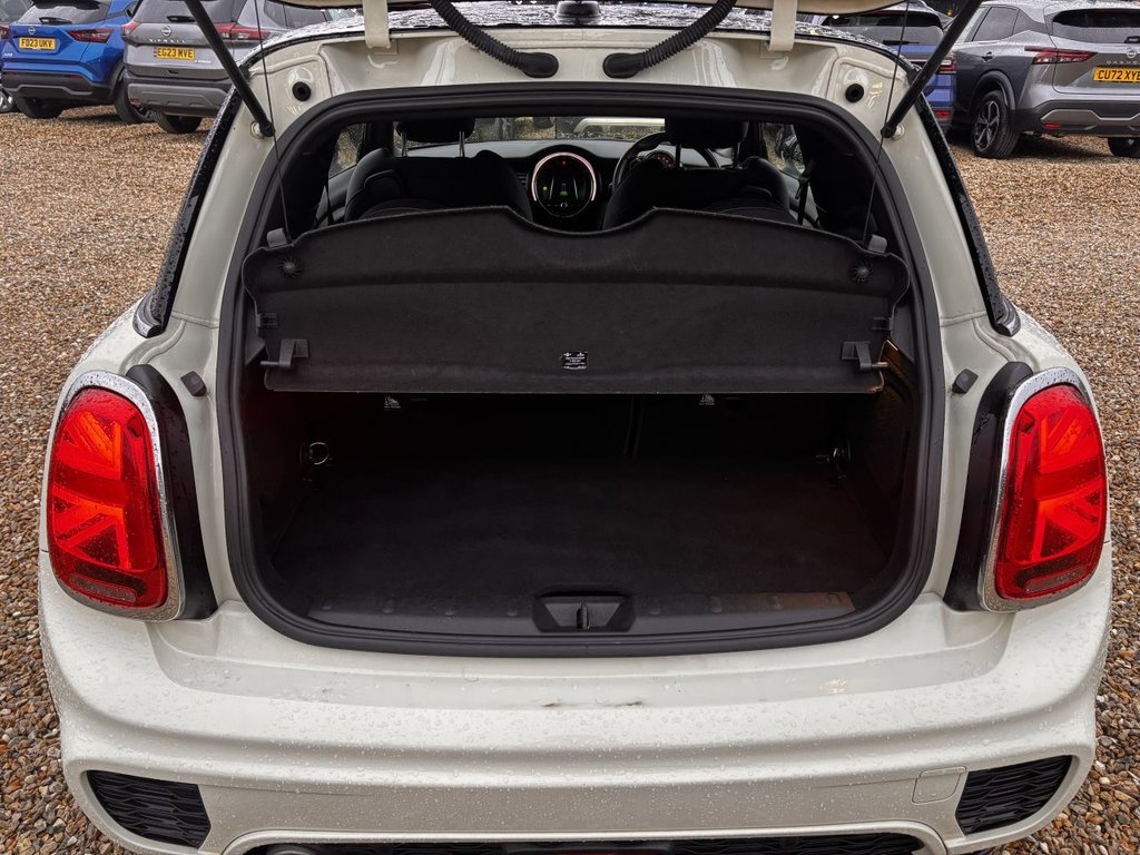 2020 MINI Hatch — image 5