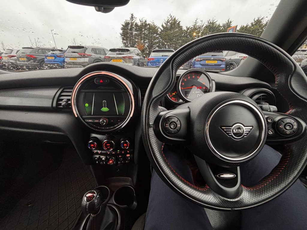 2020 MINI Hatch — image 7