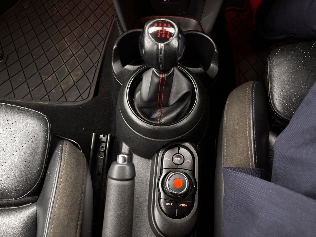 2020 MINI Hatch — image 8