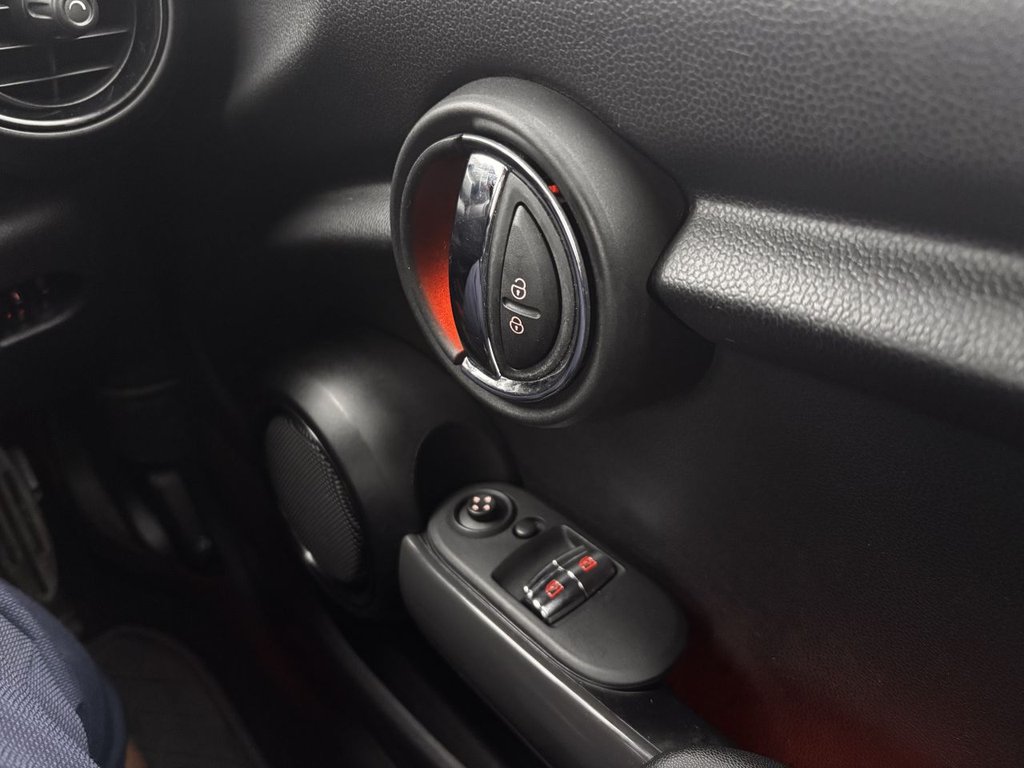 2020 MINI Hatch — image 9