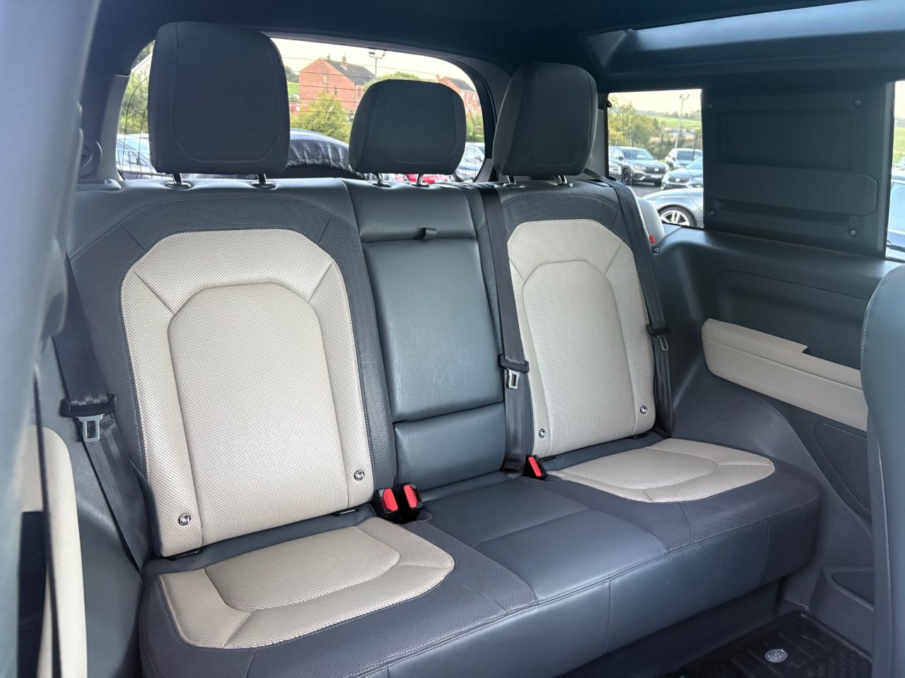 2022 LAND ROVER DEFENDER 90 3.0 D250 MHEV X-Dynamic HSE SUV 3dr Diesel Auto 4WD Euro 6 (s/s) (250 ps) - vehicle photo 11 for sale on PureCar