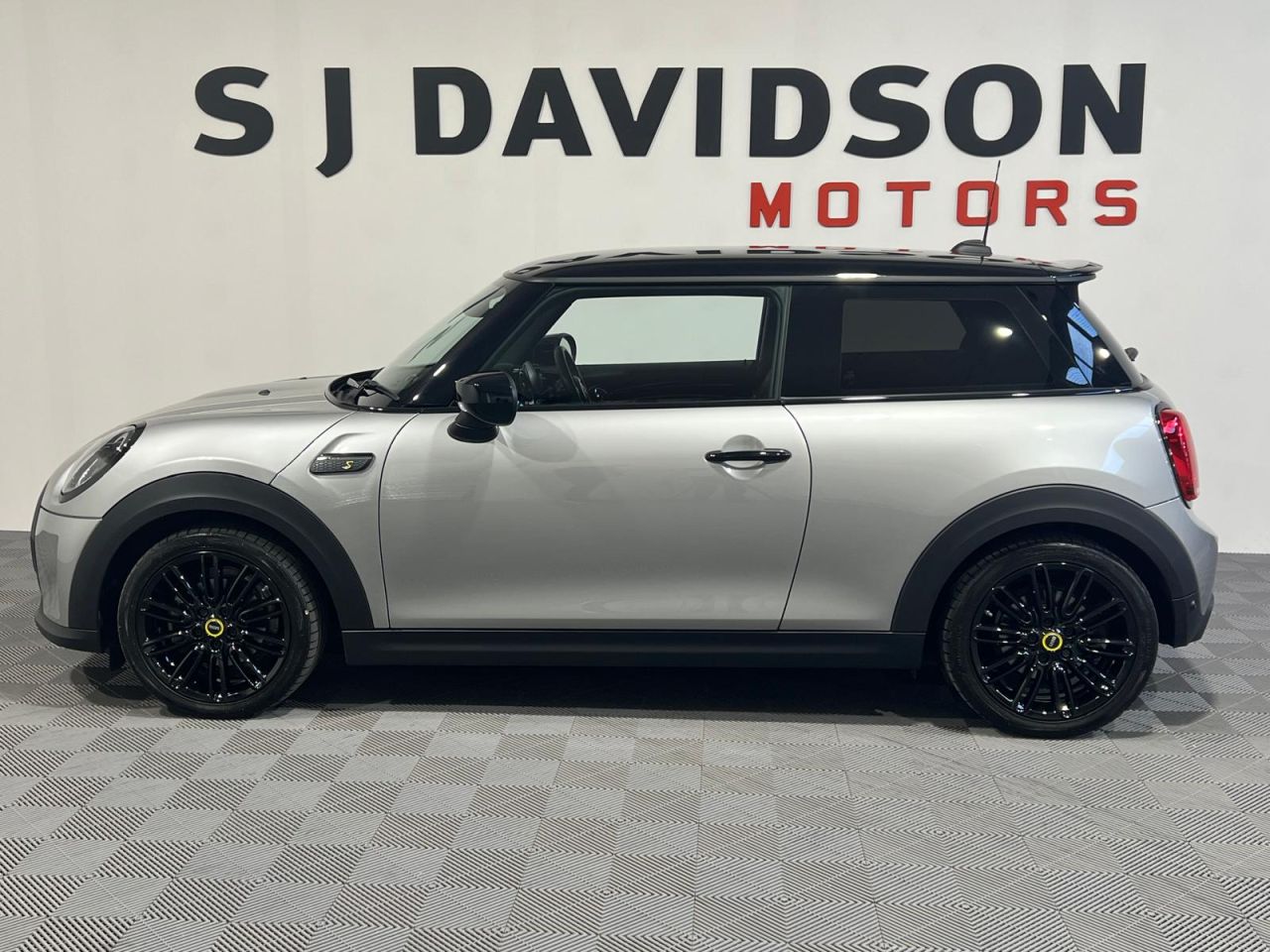 2024 MINI Electric Hatch Cooper SE 32.6kWh Level 2 Hatchback 3dr Electric Auto (184 ps) N.I Car - Su - vehicle photo 8 for sale on PureCar