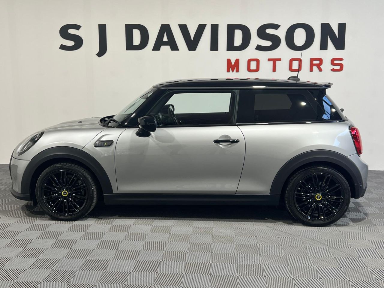 2024 MINI Electric Hatch Cooper SE 32.6kWh Level 2 Hatchback 3dr Electric Auto (184 ps) N.I Car - Su - vehicle photo 6 for sale on PureCar