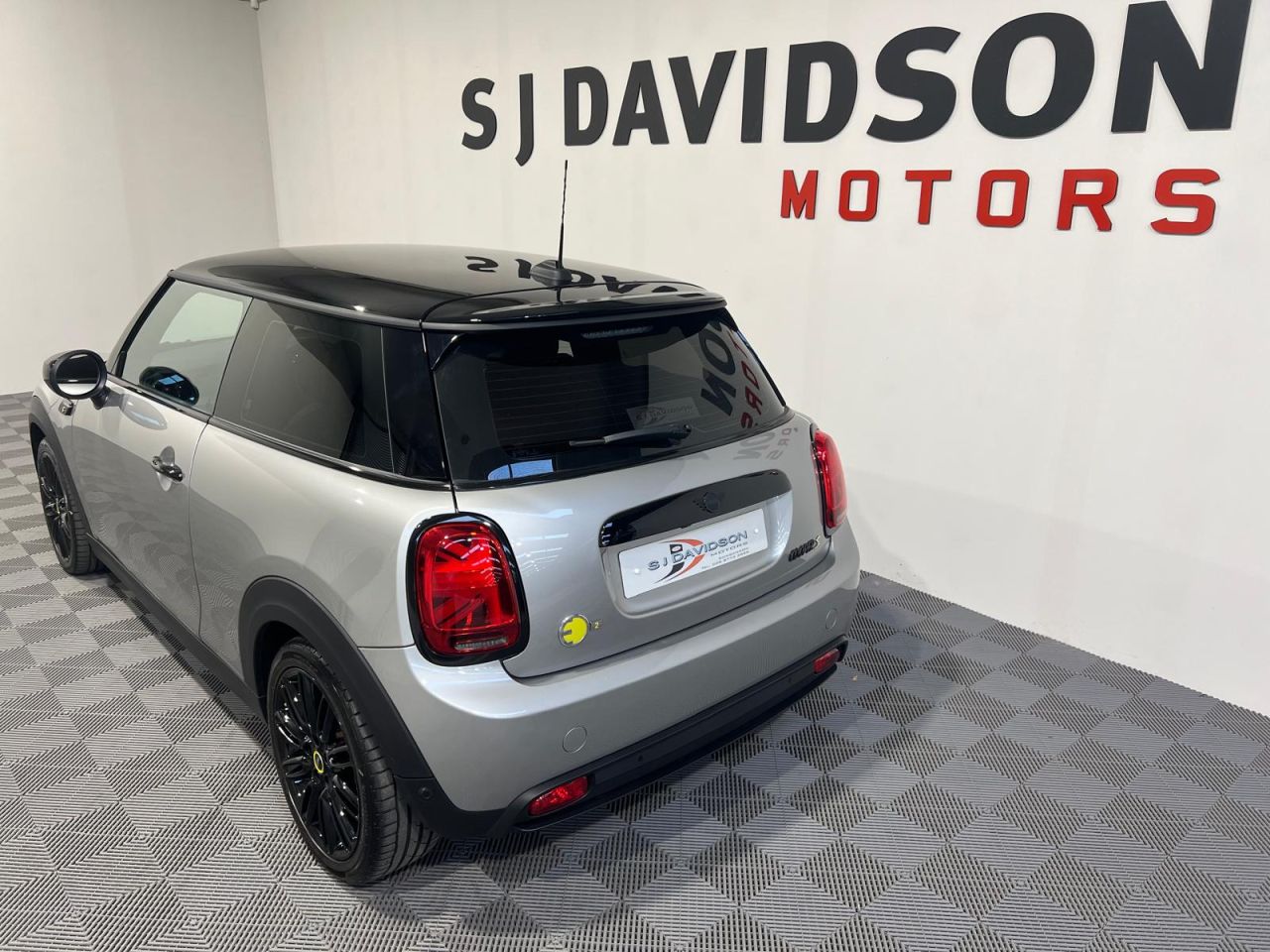 2024 MINI Electric Hatch Cooper SE 32.6kWh Level 2 Hatchback 3dr Electric Auto (184 ps) N.I Car - Su - vehicle photo 5 for sale on PureCar