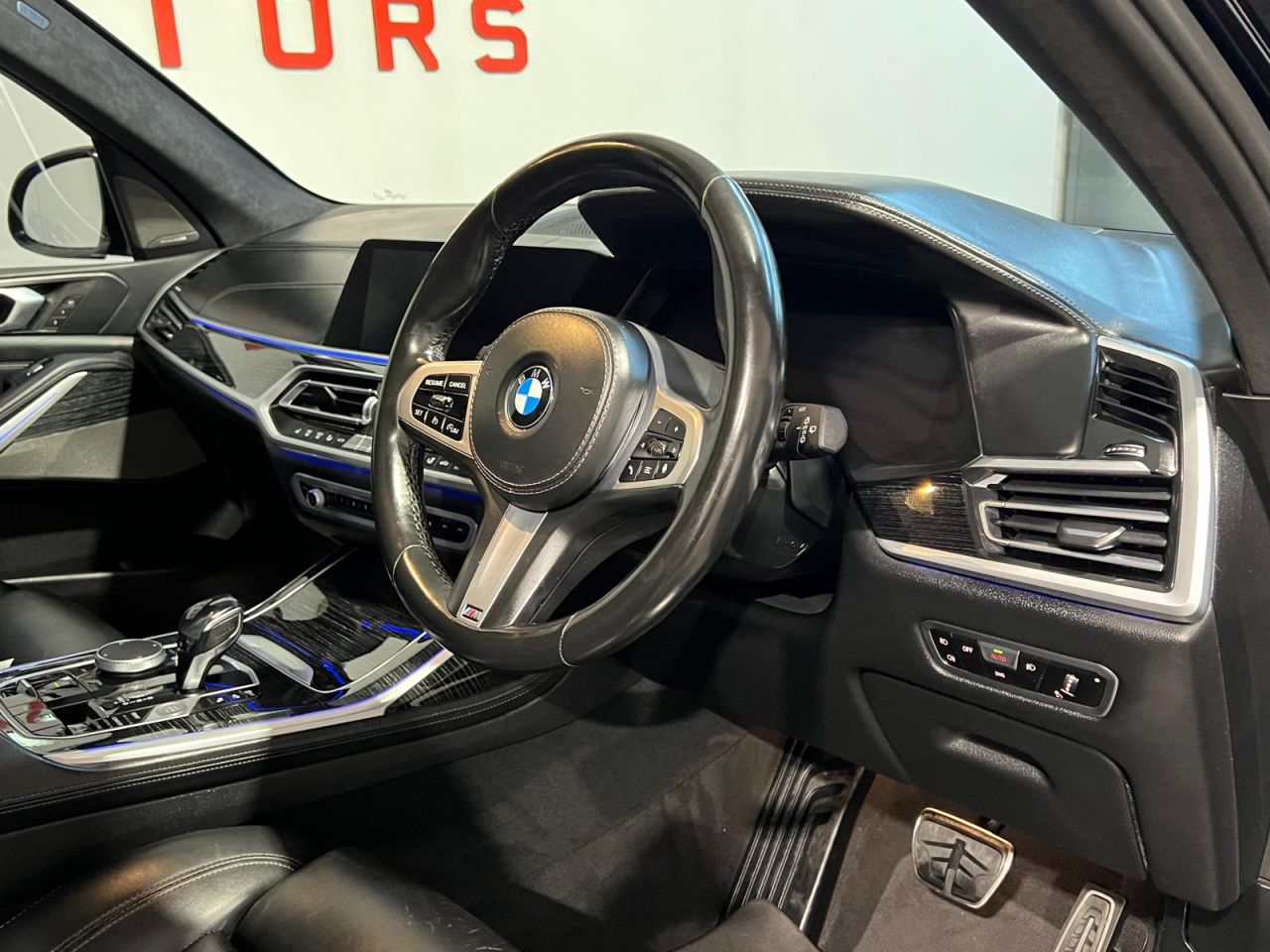 2021 BMW X7 3.0 40d MHT M Sport SUV 5dr Diesel Hybrid Auto xDrive Euro 6 (s/s) (340 ps) - vehicle photo 14 for sale on PureCar