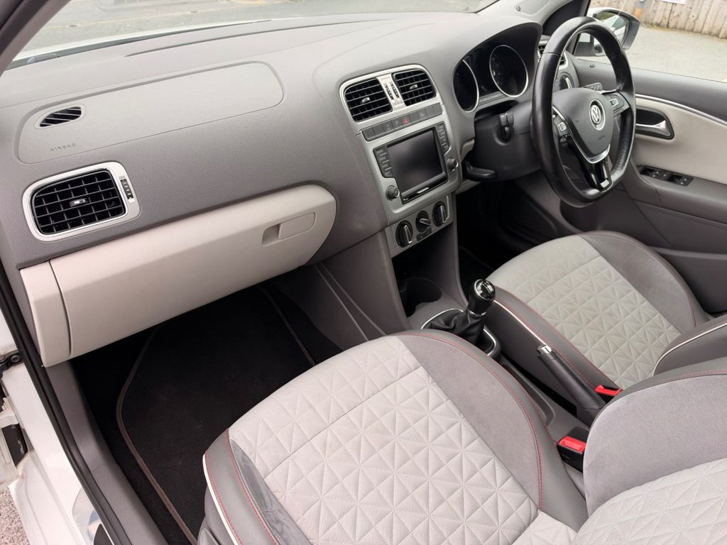 2017 Volkswagen Polo — image 27