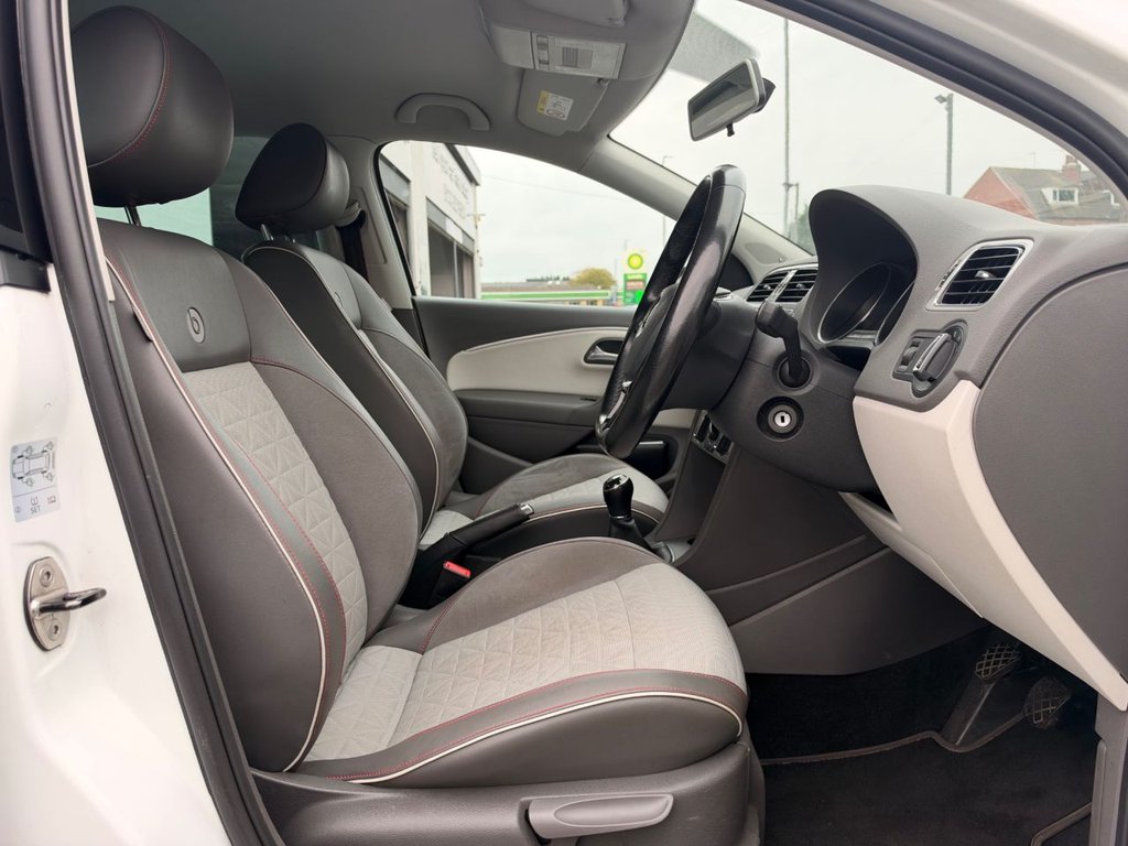 2017 Volkswagen Polo — image 30