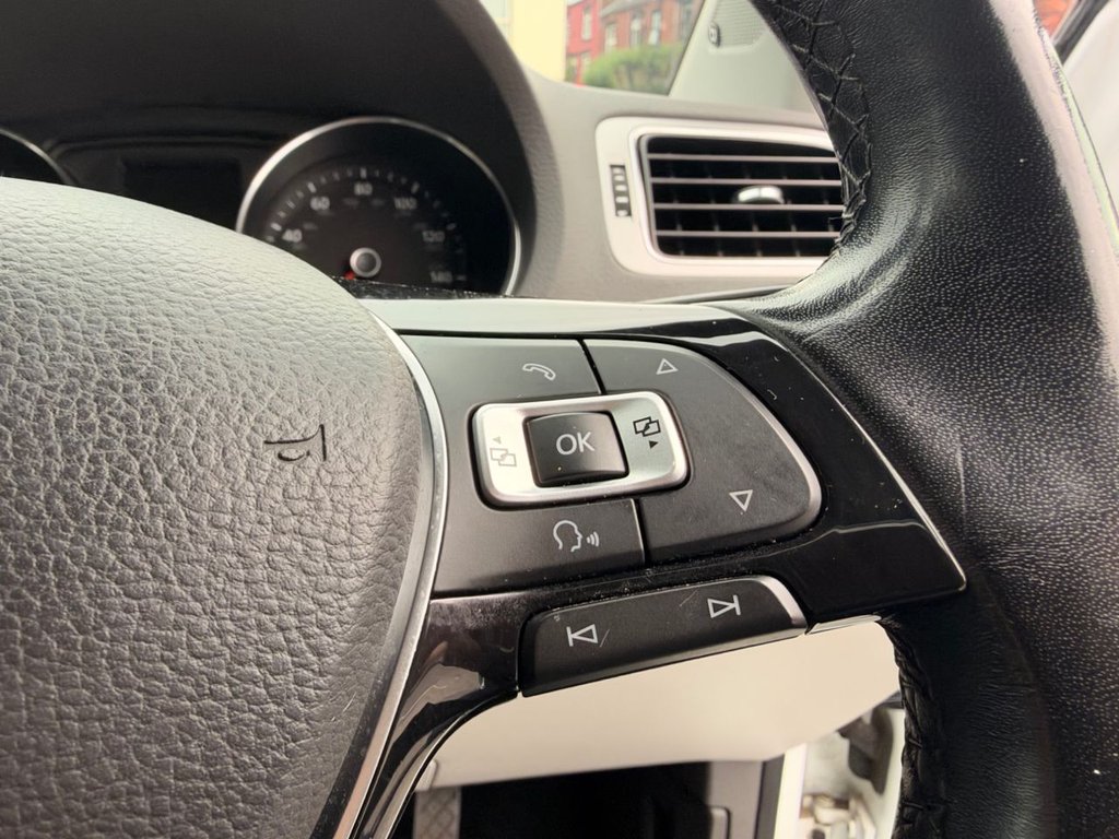 2017 Volkswagen Polo — image 36