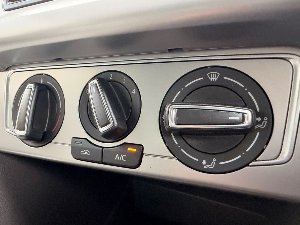 2017 Volkswagen Polo — image 42