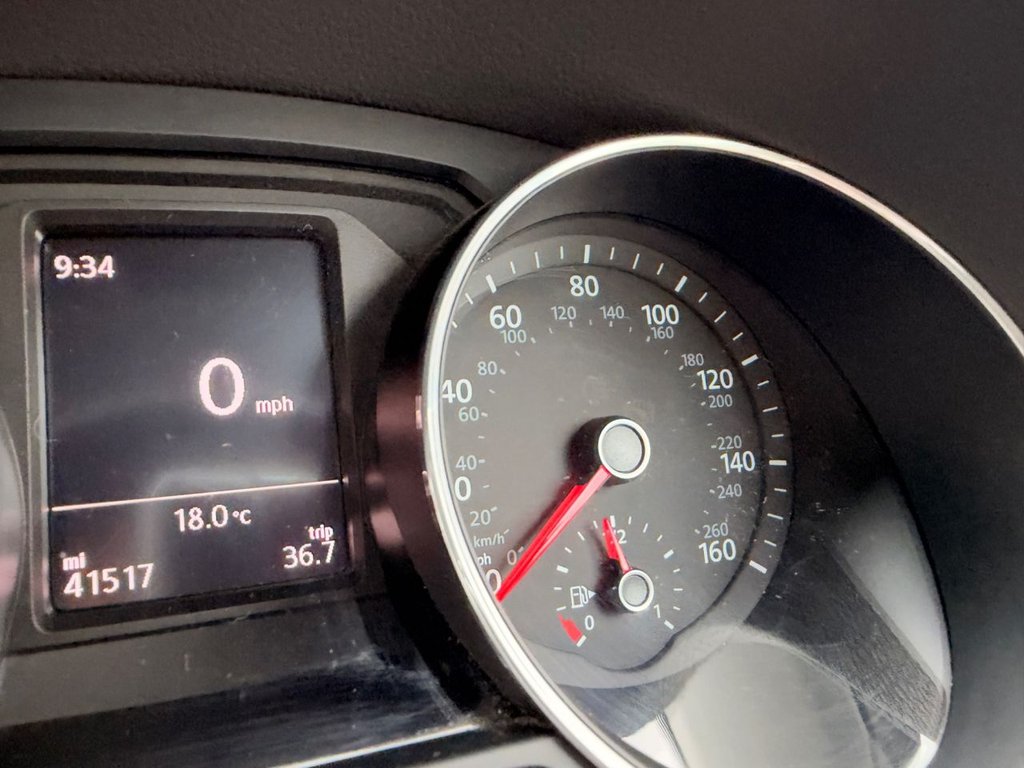 2017 Volkswagen Polo — image 40