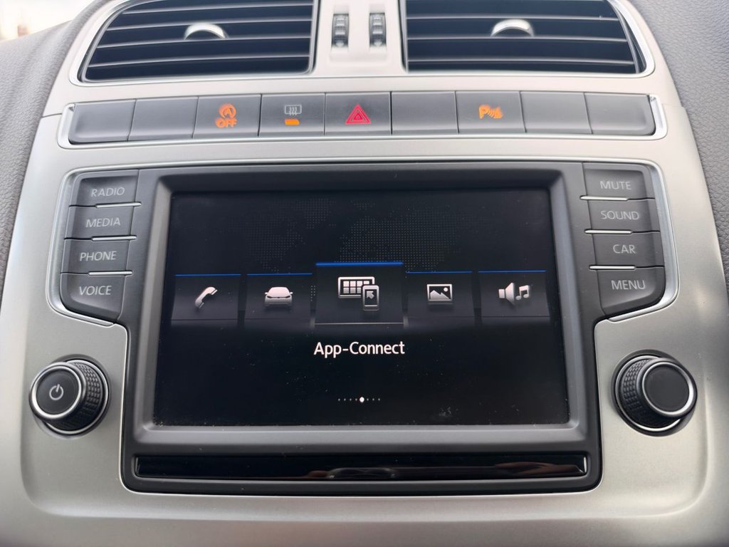 2017 Volkswagen Polo — image 46