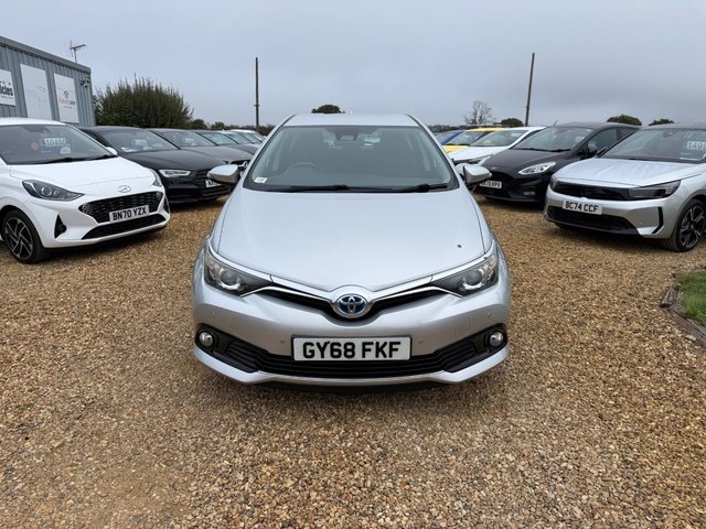 2019 Toyota Auris — image 2