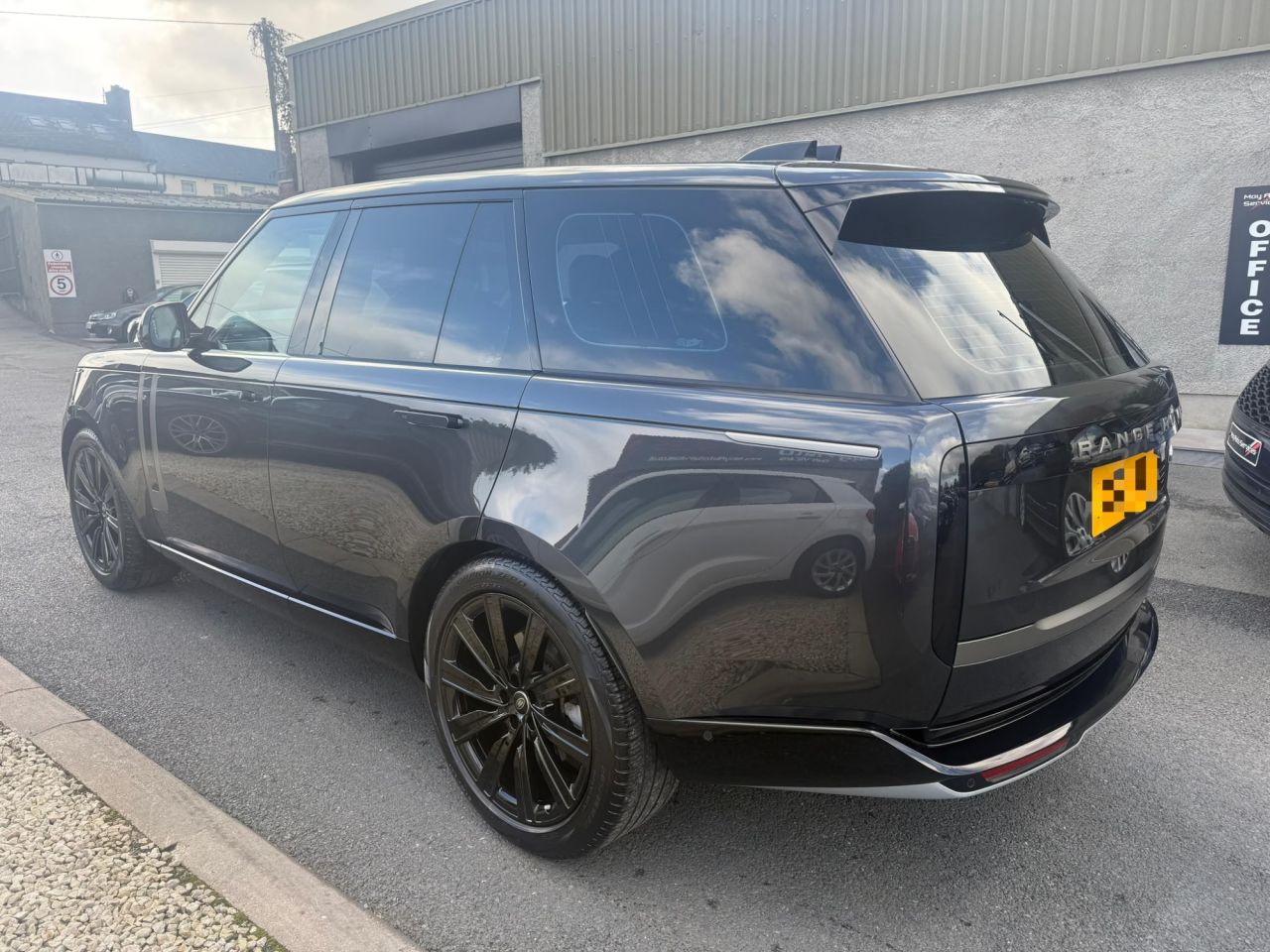 2023 LAND ROVER RANGE ROVER 3.0 D300 MHEV HSE SUV 5dr Diesel Auto 4WD Euro 6 (s/s) (300 ps) - vehicle photo 4 for sale on PureCar
