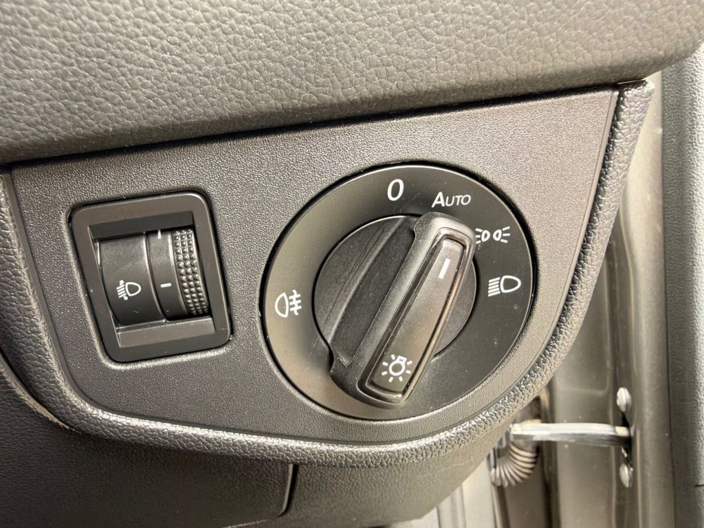 2018 Volkswagen Polo — image 35
