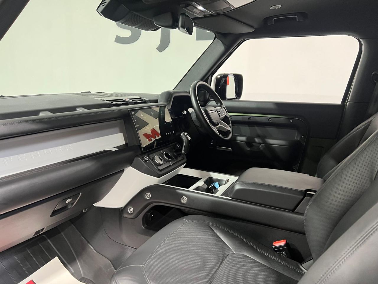 2026 LAND ROVER DEFENDER 90 3.0 D350 MHEV X-Dynamic HSE Hard Top SUV 3dr Diesel Auto 4WD SWB Euro 6 (s/ - vehicle photo 4 for sale on PureCar