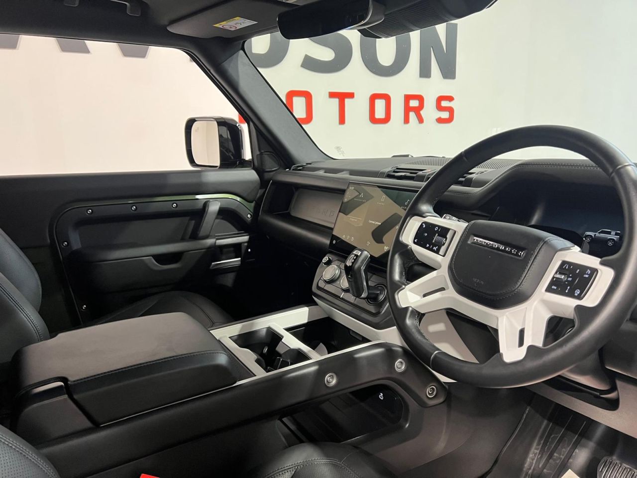 2026 LAND ROVER DEFENDER 90 3.0 D350 MHEV X-Dynamic HSE Hard Top SUV 3dr Diesel Auto 4WD SWB Euro 6 (s/ - vehicle photo 9 for sale on PureCar