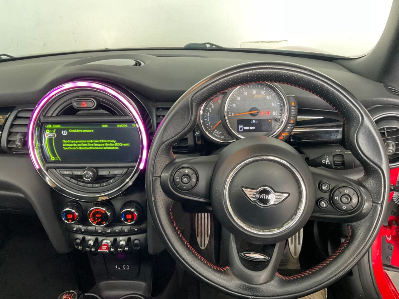 2016 MINI CONVERTIBLE 2.0 Cooper S Convertible 2dr Petrol Manual Euro 6 (s/s) (192 ps) - vehicle photo 24 for sale on PureCar
