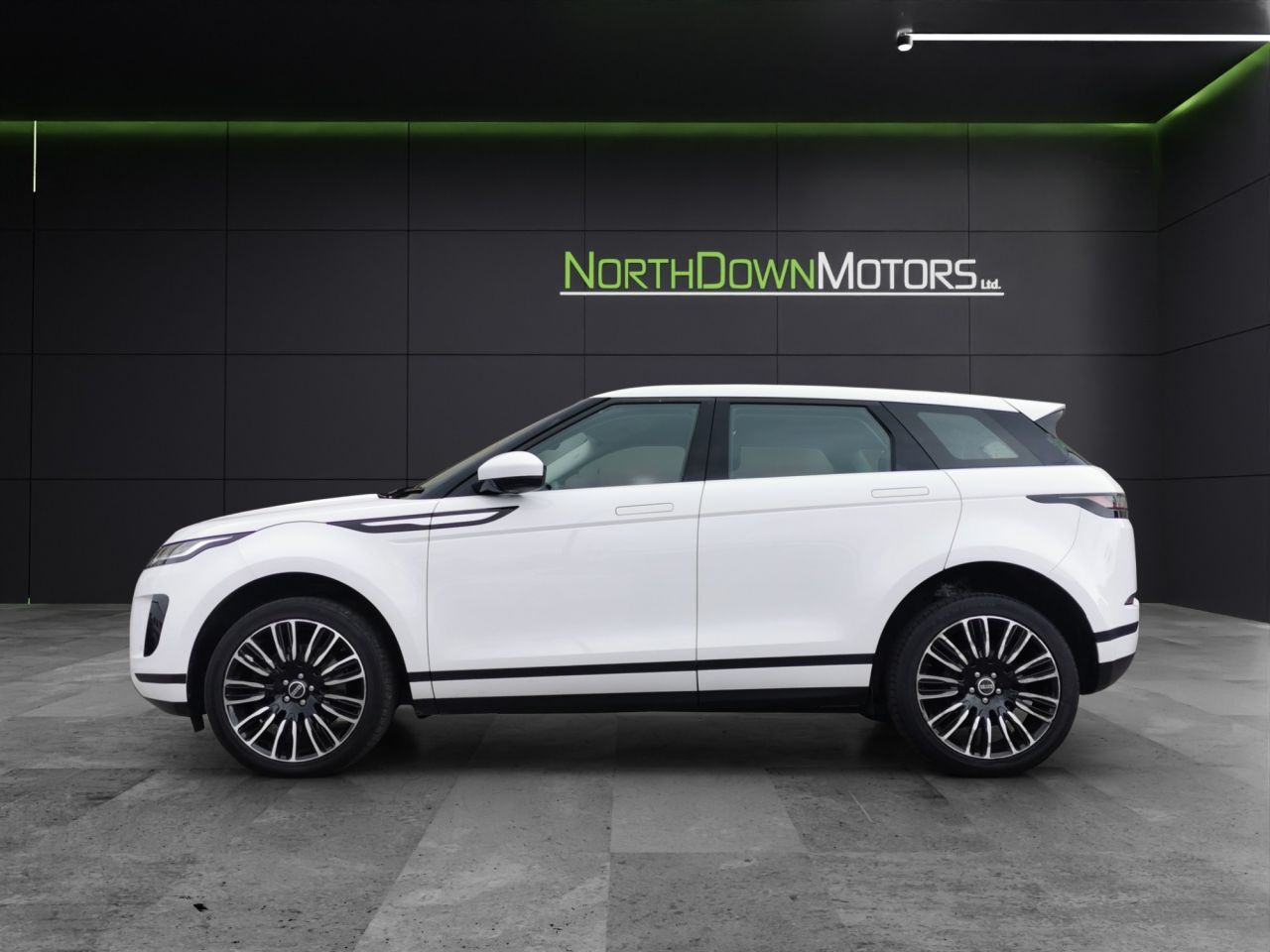 2019 LAND ROVER RANGE ROVER EVOQUE 2.0 D150 S SUV 5dr Diesel Manual FWD Euro 6 (s/s) (150 ps) Low Mileage - vehicle photo 3 for sale on PureCar