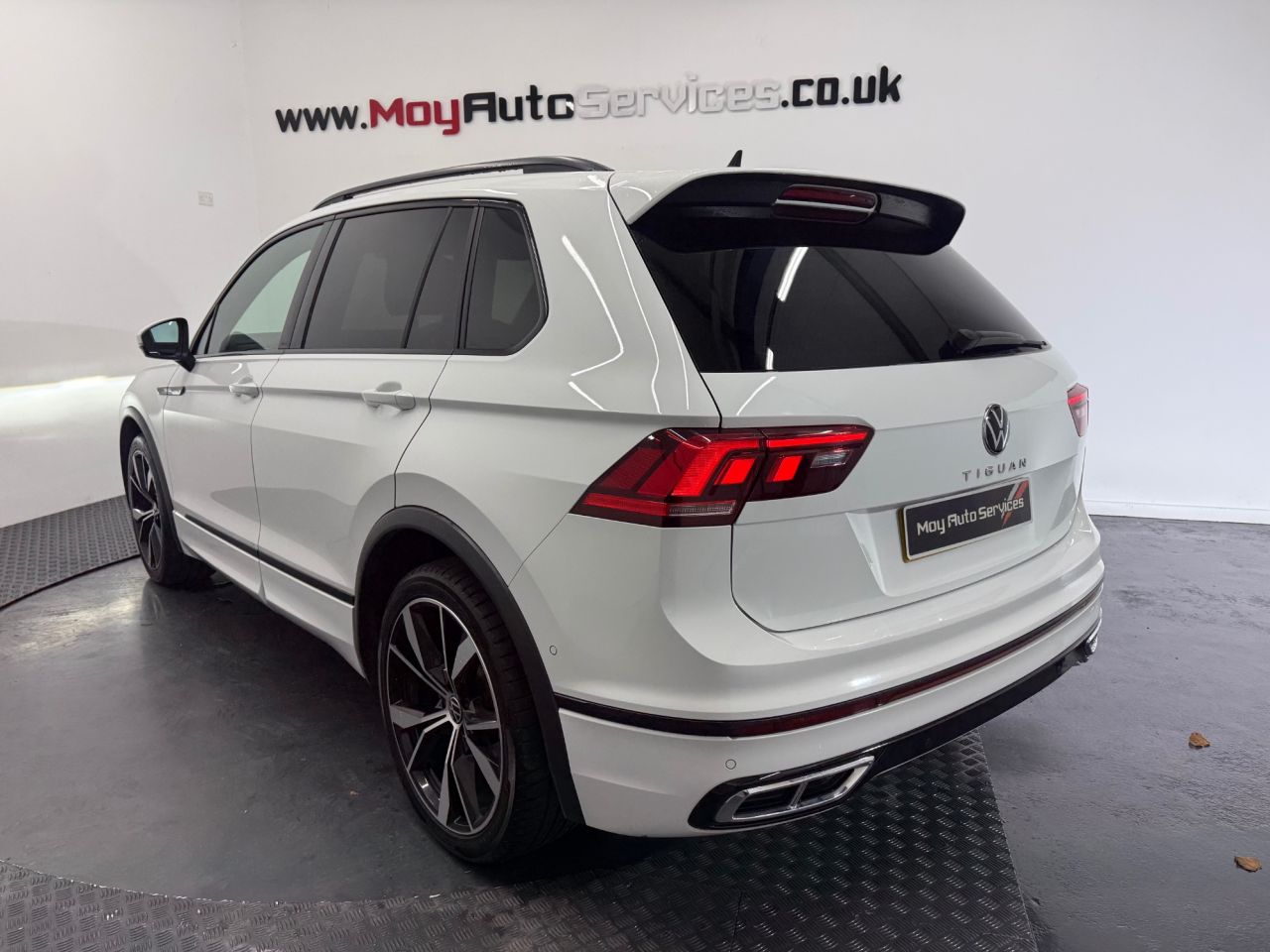 2021 VOLKSWAGEN TIGUAN 2.0 TDI R-Line SUV 5dr Diesel DSG Euro 6 (s/s) (150 ps) - vehicle photo 3 for sale on PureCar