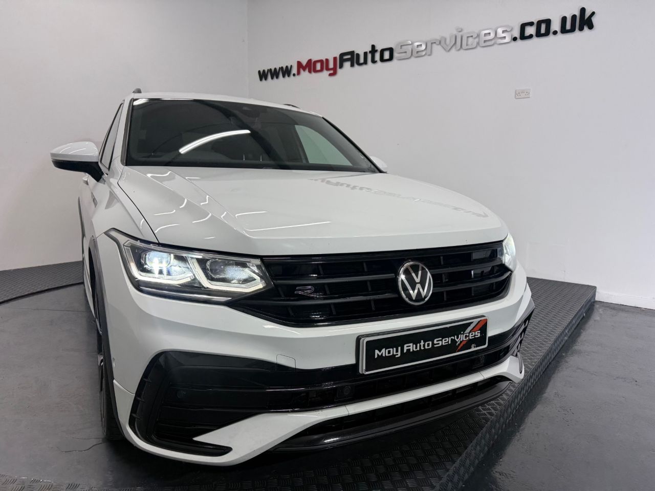 2021 VOLKSWAGEN TIGUAN 2.0 TDI R-Line SUV 5dr Diesel DSG Euro 6 (s/s) (150 ps) - vehicle photo 6 for sale on PureCar