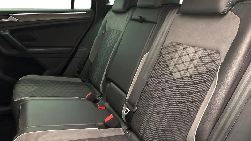 2023 VOLKSWAGEN TIGUAN 2.0 TDI R-Line Edition SUV 5dr Diesel DSG Euro 6 (s/s) (150 ps) - vehicle photo 5 for sale on PureCar