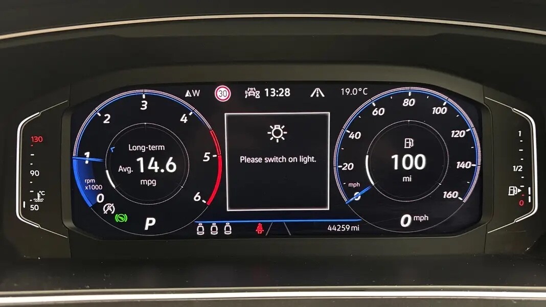 2023 VOLKSWAGEN TIGUAN 2.0 TDI R-Line Edition SUV 5dr Diesel DSG Euro 6 (s/s) (150 ps) - vehicle photo 6 for sale on PureCar