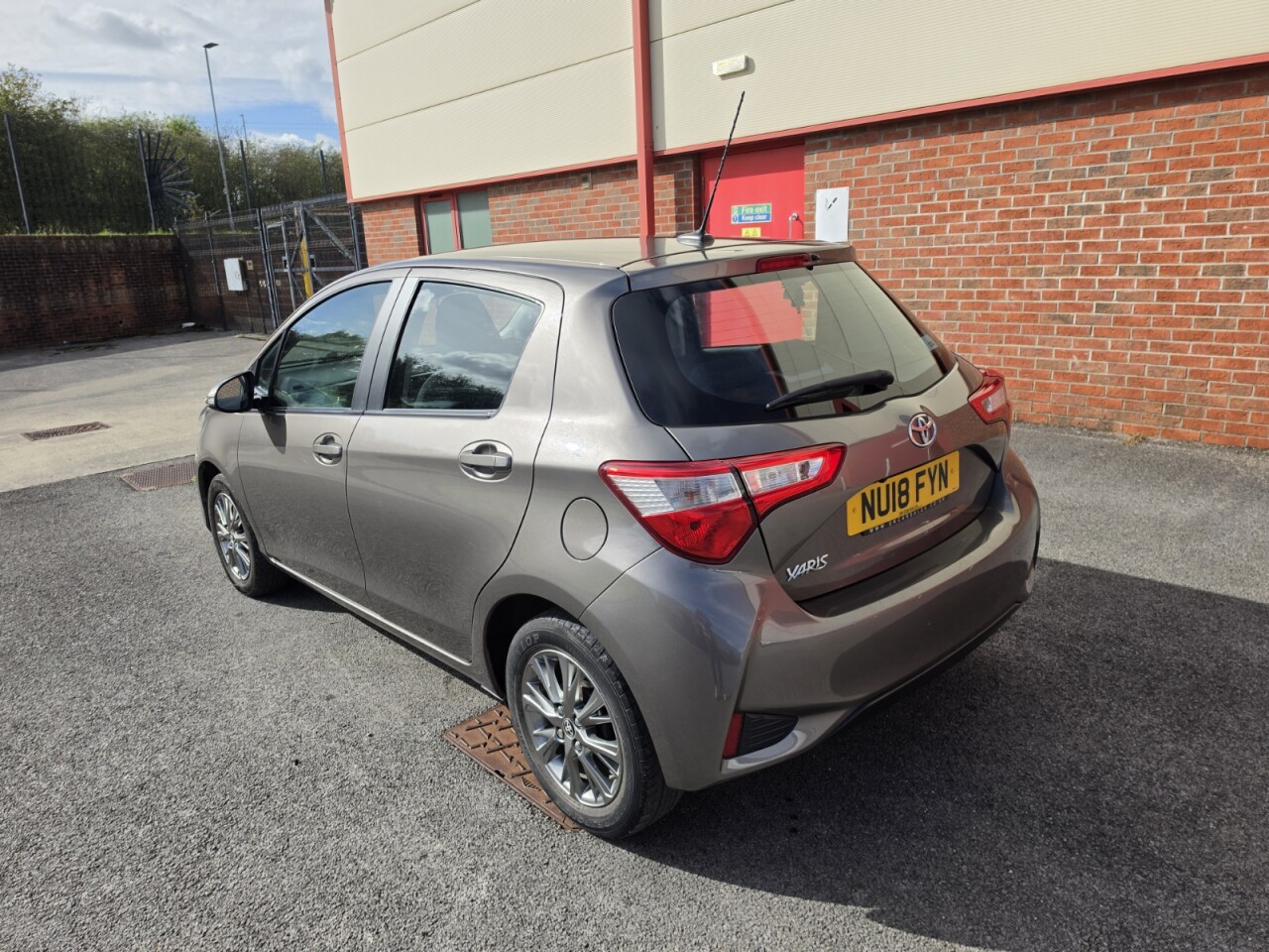 2018 18 TOYOTA YARIS