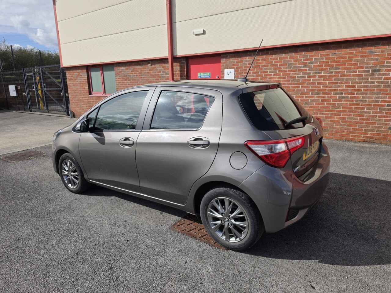 2018 18 TOYOTA YARIS