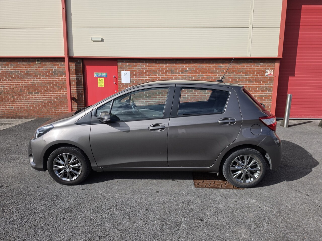 2018 18 TOYOTA YARIS