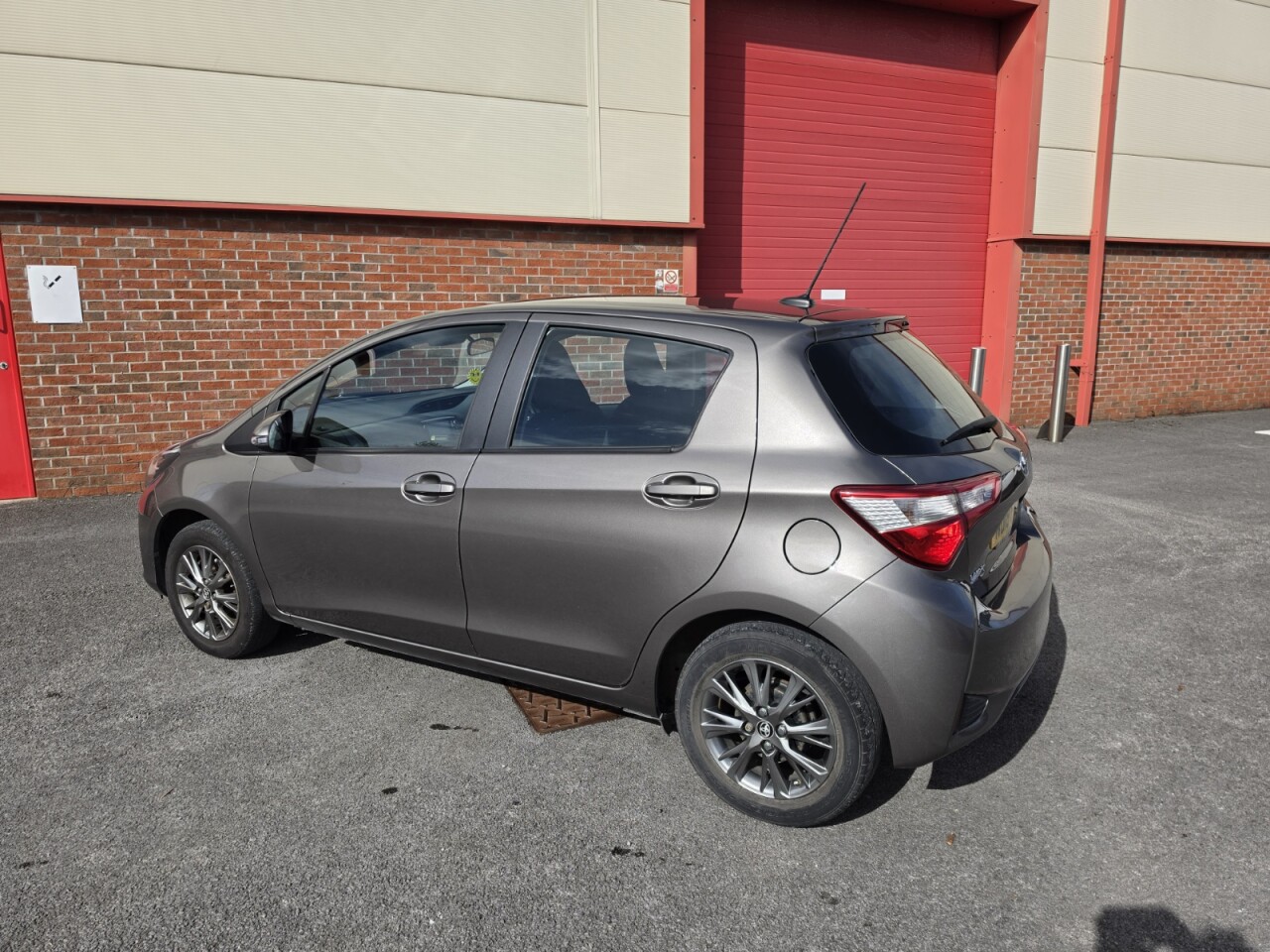 2018 18 TOYOTA YARIS