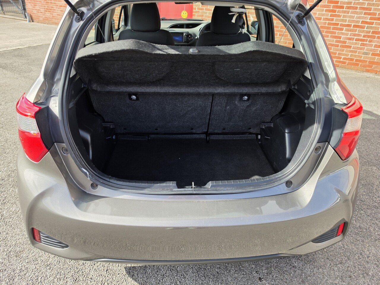 2018 18 TOYOTA YARIS