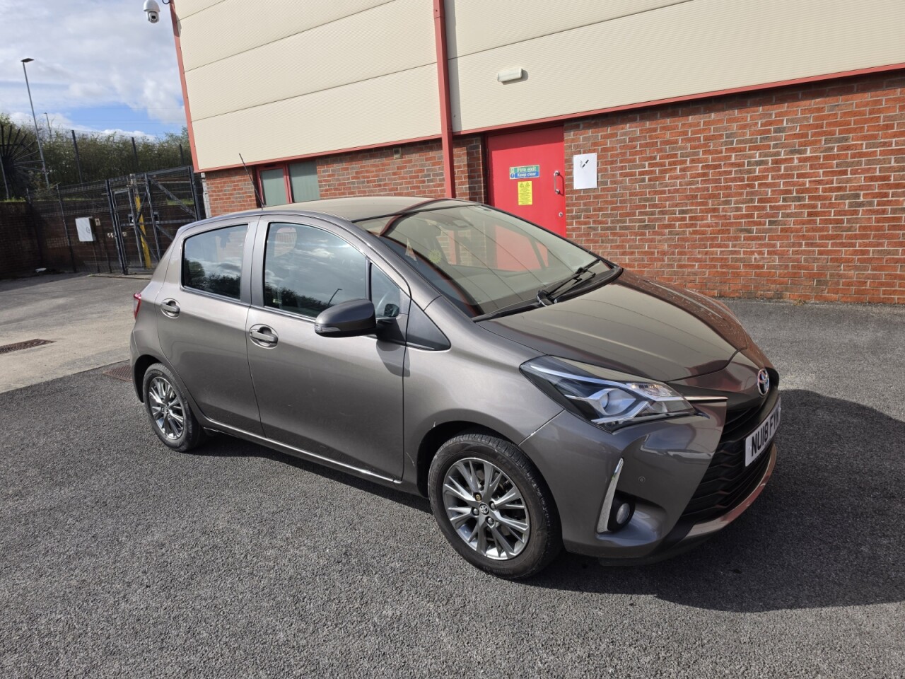 2018 18 TOYOTA YARIS